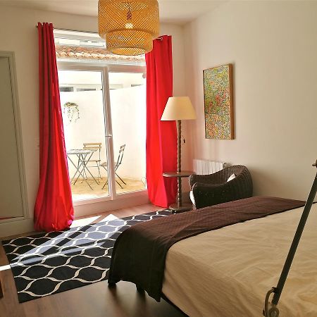 La Loge Du Theatre - Saintes Apartment Exterior photo