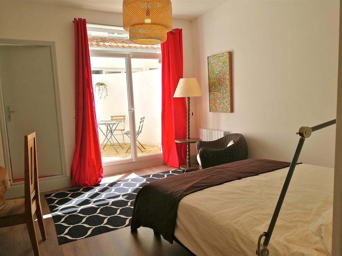 La Loge Du Theatre - Saintes Apartment Exterior photo